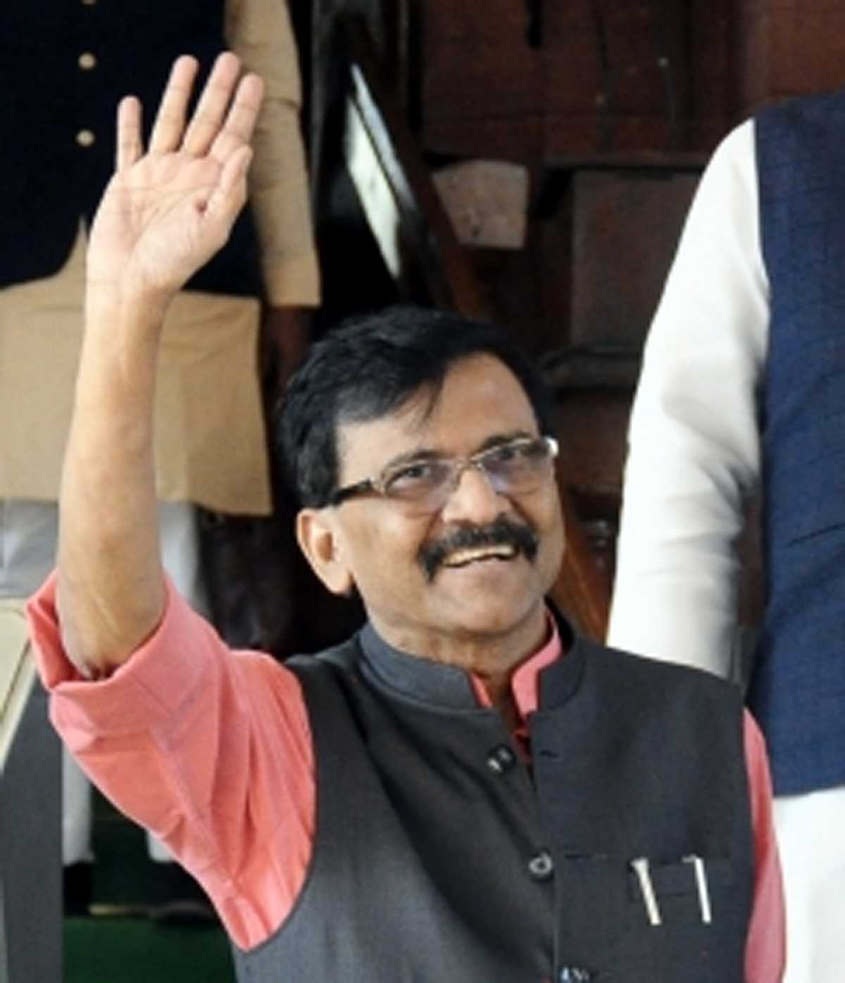 जान से मारने की धमकी पर संजय राउत से पूछताछ, आरोपी की पत्नी ने दर्ज कराई शिकायत